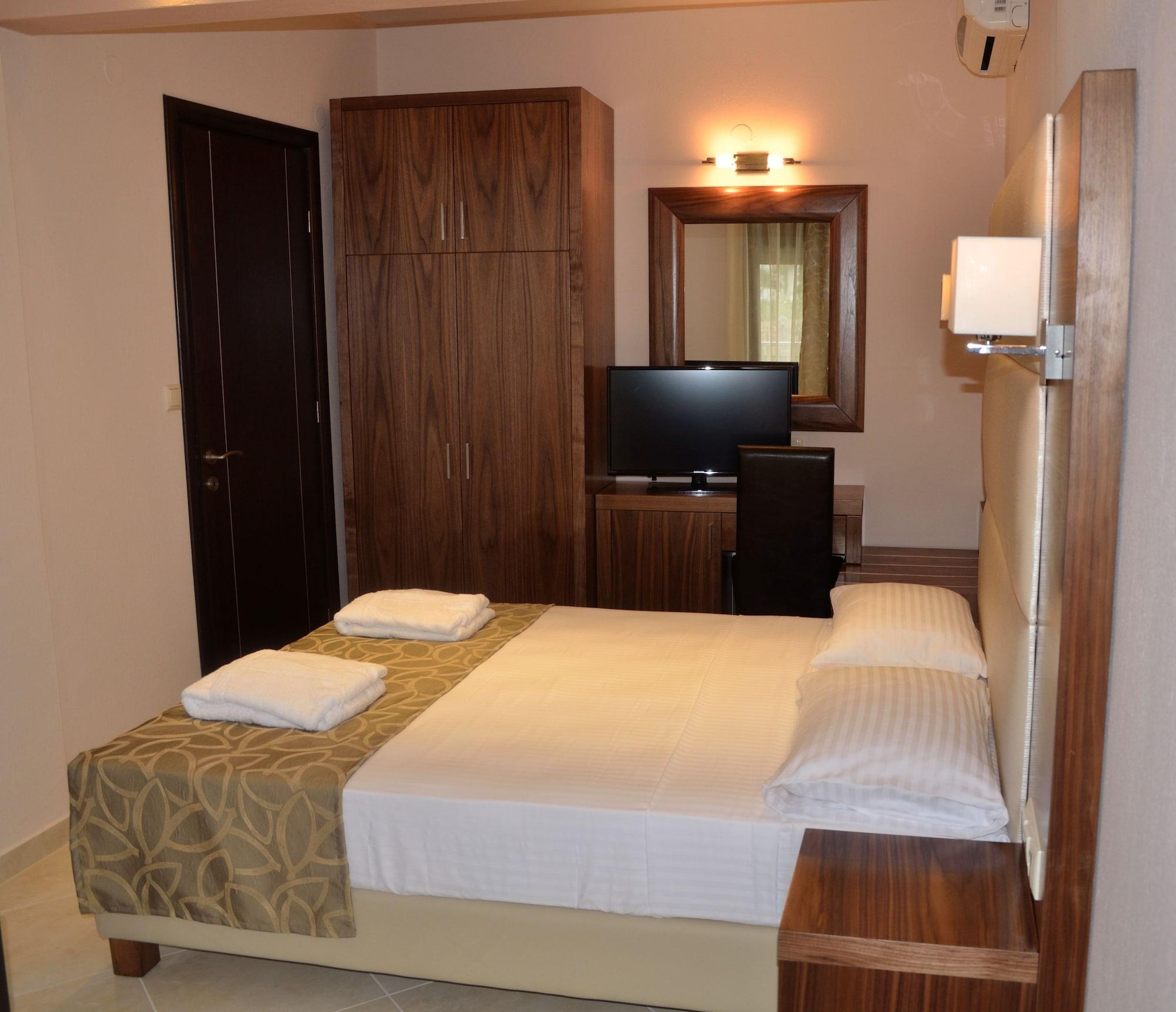 4-You Residence อาโยส นิโกลาออส ภายนอก รูปภาพ