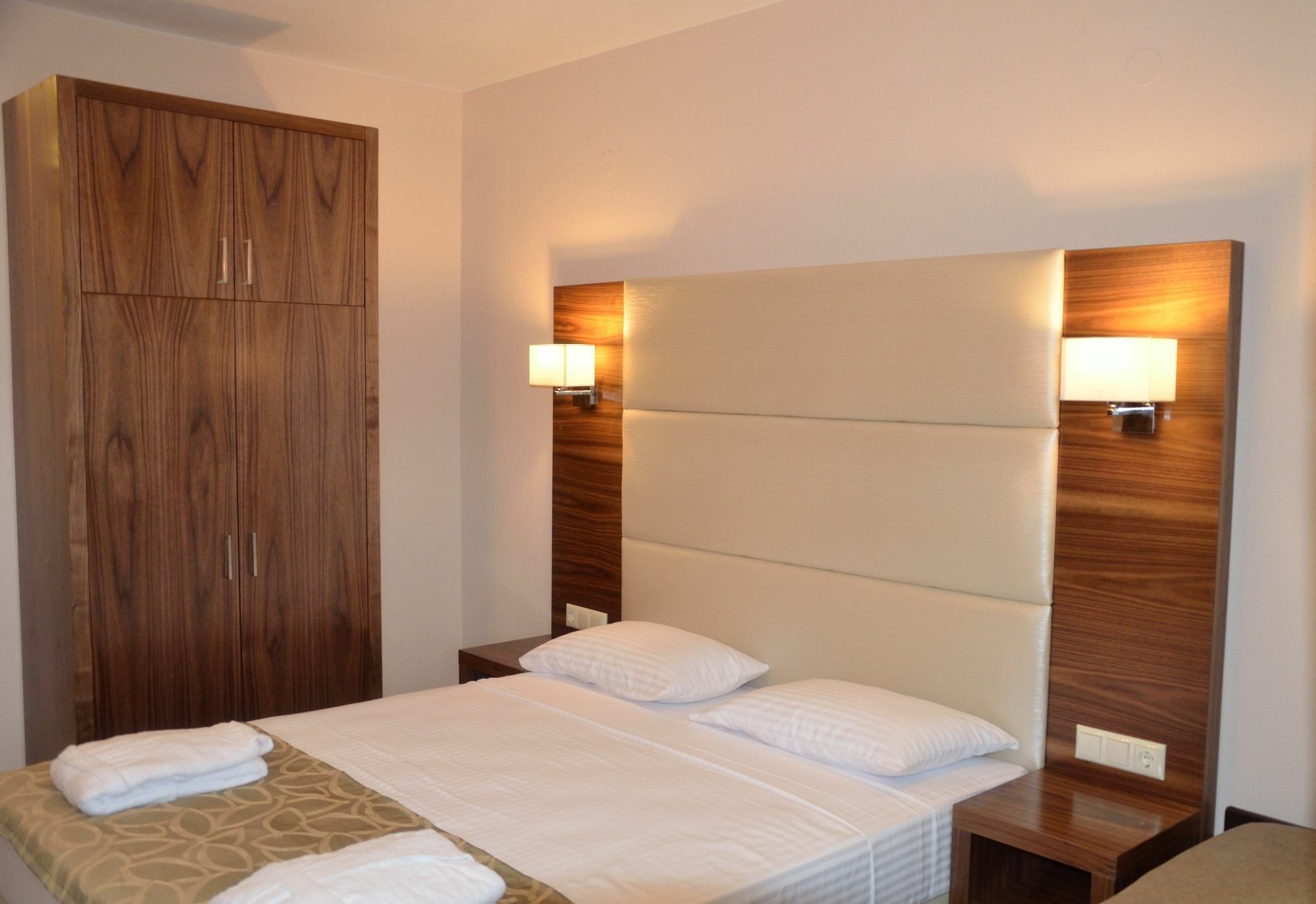 4-You Residence อาโยส นิโกลาออส ภายนอก รูปภาพ